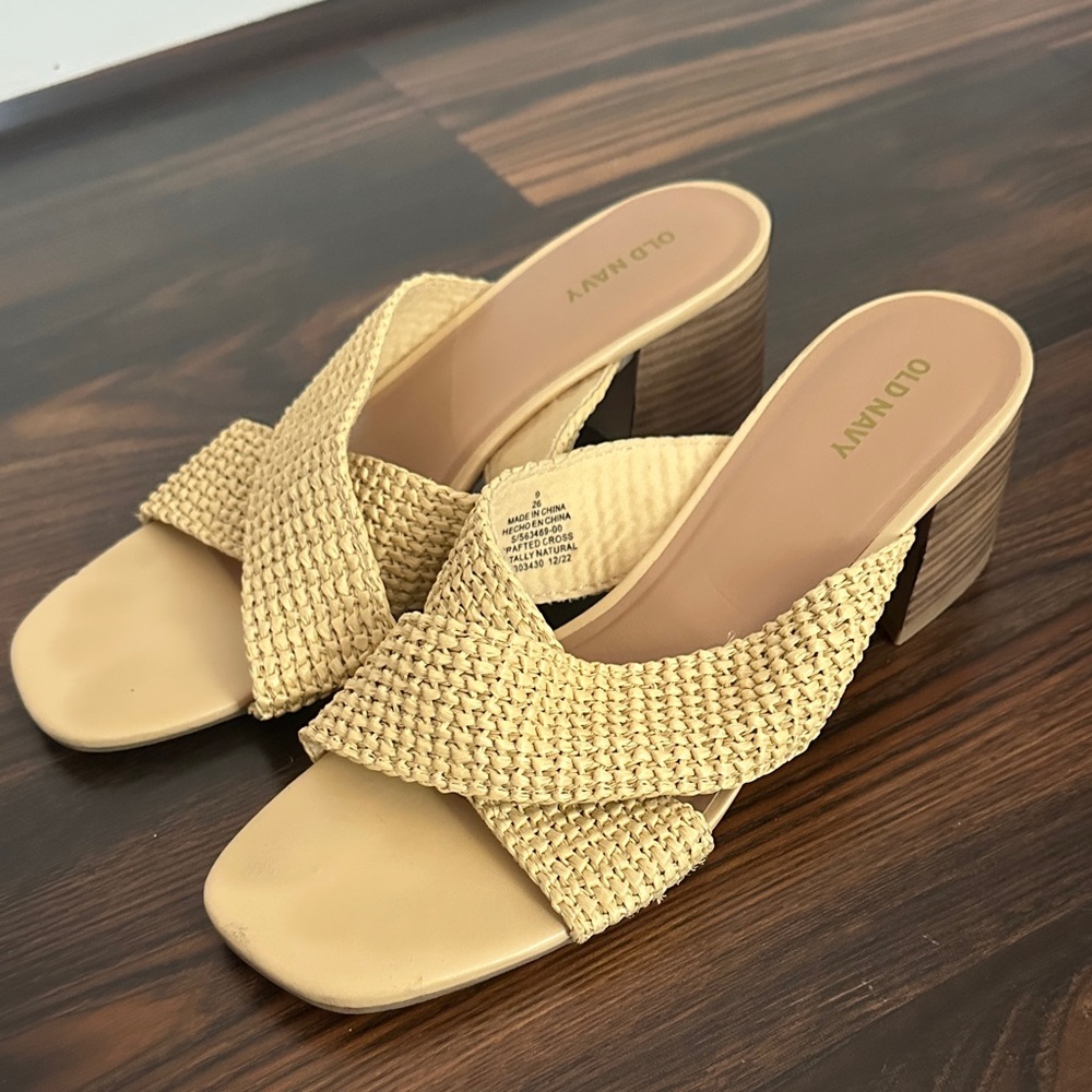 Old Navy Women's Cream Woven Mules